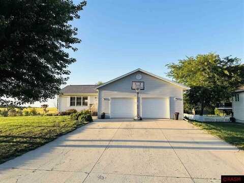 40 Walnut Street, Cleveland, MN 56017