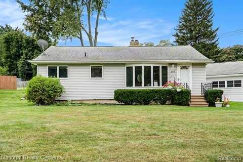 2331 OAKDALE Drive, Waterford, MI 48329