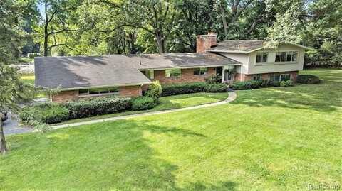 4469 W MAPLE Road, Bloomfield Hills, MI 48301