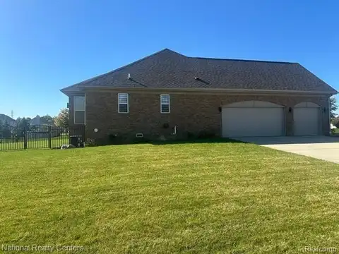 27229 JESSICA Lane N, Flat Rock, MI 48134