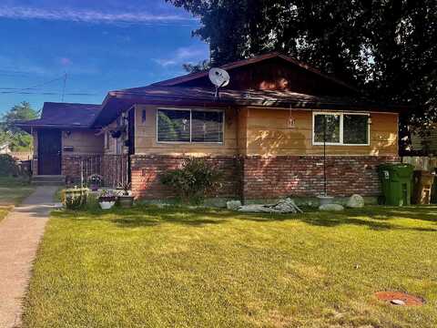 1112/1114 W Carlisle Ave, Spokane, WA 99205