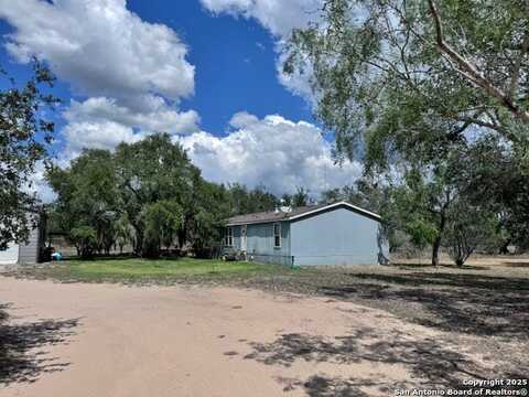 2478 Whitley, Devine, TX 78005