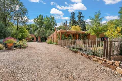 452 & 452b Arroyo Tenorio, Santa Fe, NM 87505