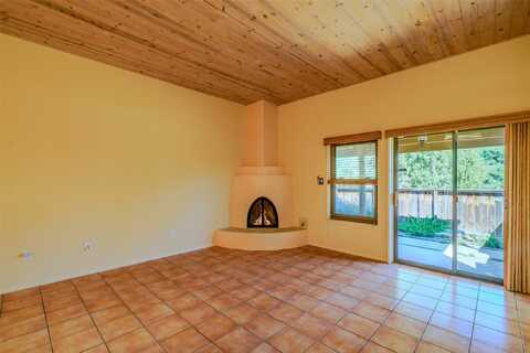 2813 Plaza Amarilla, Santa Fe, NM 87507