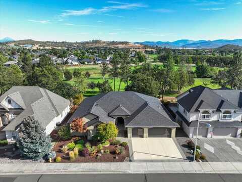 94 Pebble Creek Drive, Eagle Point, OR 97524