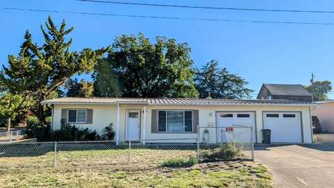 260 N 4th Street, Central Point, OR 97502