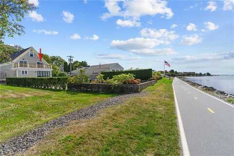 825 Hope Street, Bristol, RI 02809