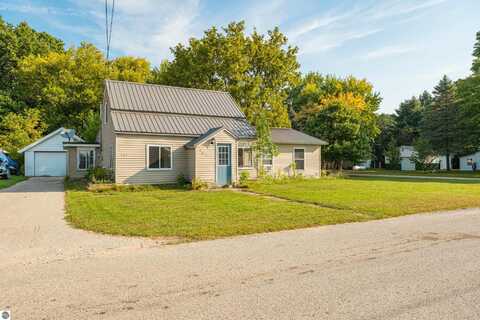 107 E Carl Street, Buckley, MI 49620