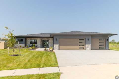 2635 SW Sherwood Park DR, Topeka, KS 66614