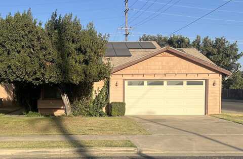 1008 N Manzanita Street, Visalia, CA 93292