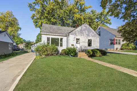 1819 Iowa Street, Cedar Falls, IA 50613