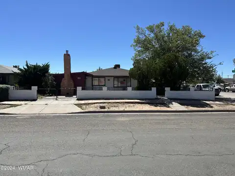 917 W Buffalo Street, Holbrook, AZ 86025