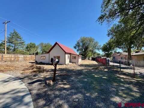 938 S 10th Street, Montrose, CO 81401