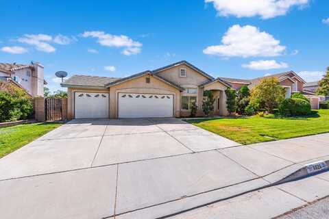 6826 Teasdale Street, Lancaster, CA 93536