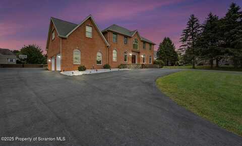 105 Crossgate Drive, Abington, PA 18411