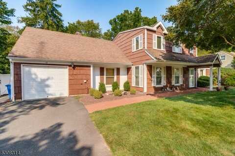 15 Crown Rd, Franklin, NJ 08873