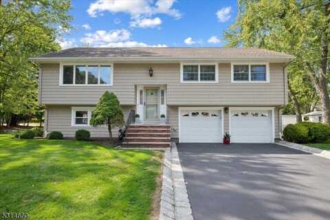 147 Doretta St, River Vale, NJ 07675