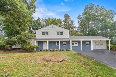 13 Maplewood Dr, Whippany, NJ 07054