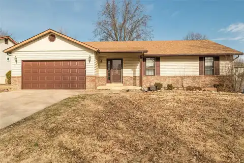 2018 Creekpoint Drive, Saint Peters, MO 63376