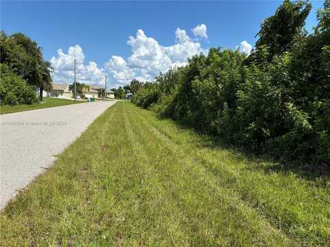 15769 HENNIPEN CIR, Other City - In The State Of Florida, FL 33981