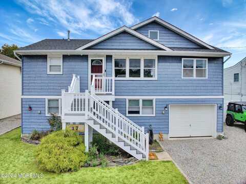 17 Pine Tree Road, Toms River, NJ 08753