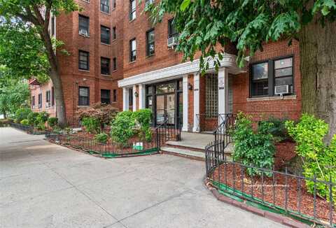 100-10 67th Road, Forest Hills, NY 11375