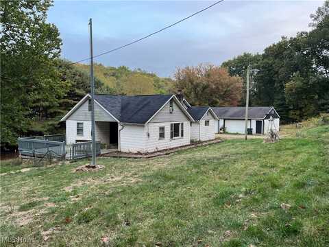 280 Holly Road NW, Dellroy, OH 44620