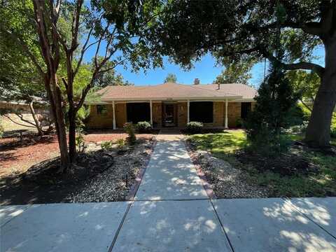 2128 Pueblo Drive, Carrollton, TX 75006