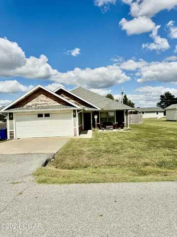 628 W 32nd Place, Baxter Springs, KS 66713