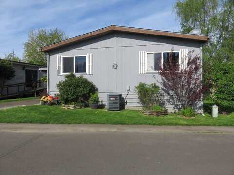 127 Clearwater Ave NE, Salem, OR 97301