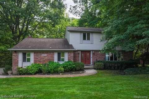 4752 PARVIEW Drive, Clarkston, MI 48346