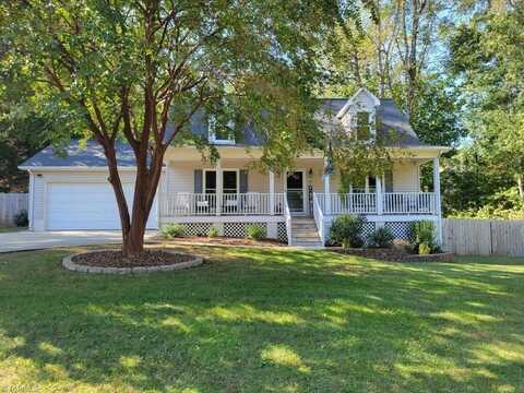 8202 Daltonshire Drive, Oak Ridge, NC 27310