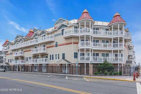 21 Blaine Avenue, Seaside Heights, NJ 08751