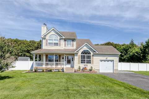 5 Apple Cider Lane, Center Moriches, NY 11934