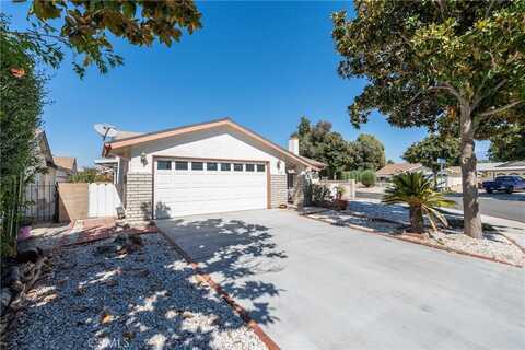 2108 El Toro Circle, Hemet, CA 92545