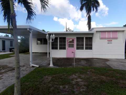 8903 Pine Street, Boynton Beach, FL 33436