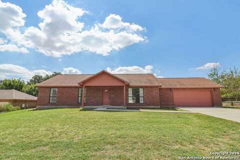 307 Crownhill Dr, Pleasanton, TX 78064