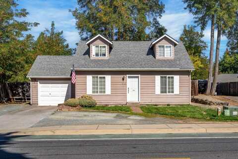 230 W Park Street, Grants Pass, OR 97527