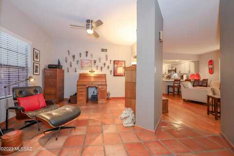 Calle Agua Verde, TUCSON, AZ 85750