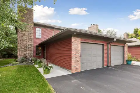 Hunter Hill, HUDSON, WI 54016