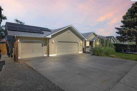 8Th, KENNEWICK, WA 99336