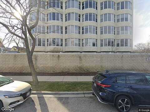 Shore, MILWAUKEE, WI 53207