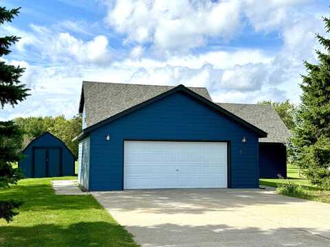 Oak, WARROAD, MN 56763
