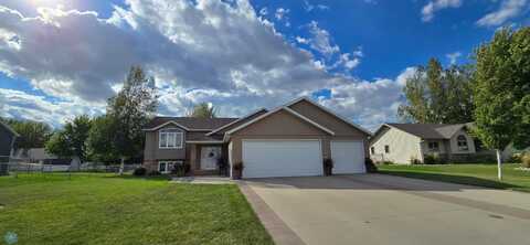 18Th, MOORHEAD, MN 56560