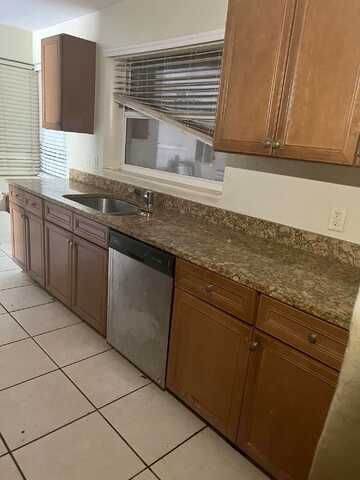 Federal, Lake Worth, FL 33460