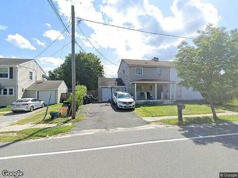 Stewart Ave, WESTHAMPTON BEACH, NY 11978