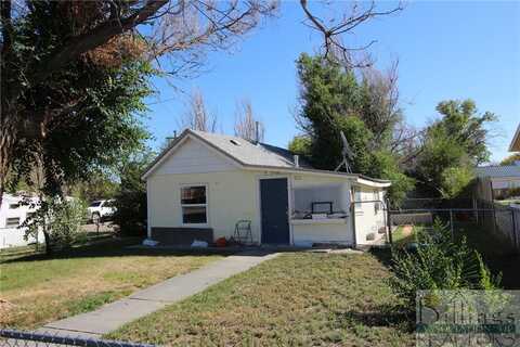 210 7th Street E, Hardin, MT 59034