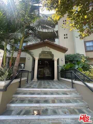 12104 Hoffman St, Studio City, CA 91604