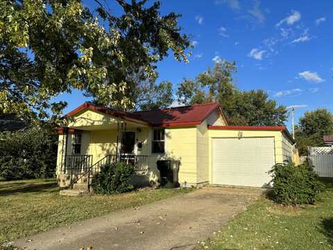 1012 S Madison Avenue, Aurora, MO 65605