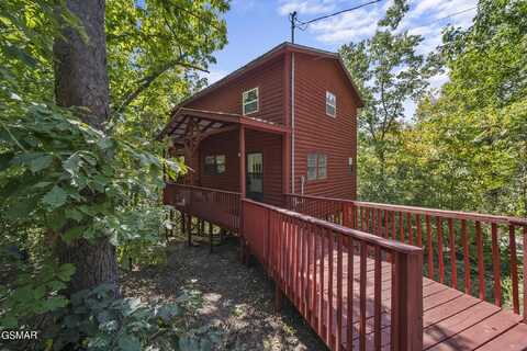 1813 Fantasy Way, Sevierville, TN 37862